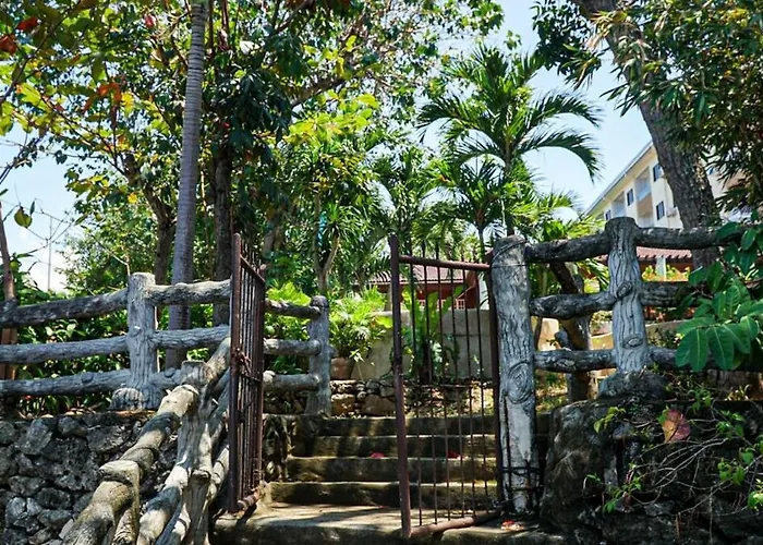 Private In Anza Mactan With Ocean View Punta Engaño